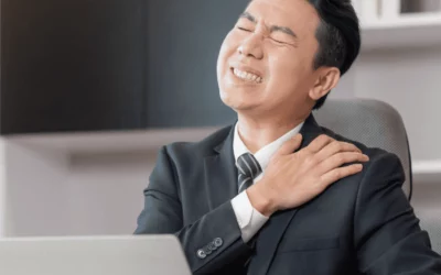 4 Mistakes Worsening Your Neck And Shoulder Pain You Need To Hear